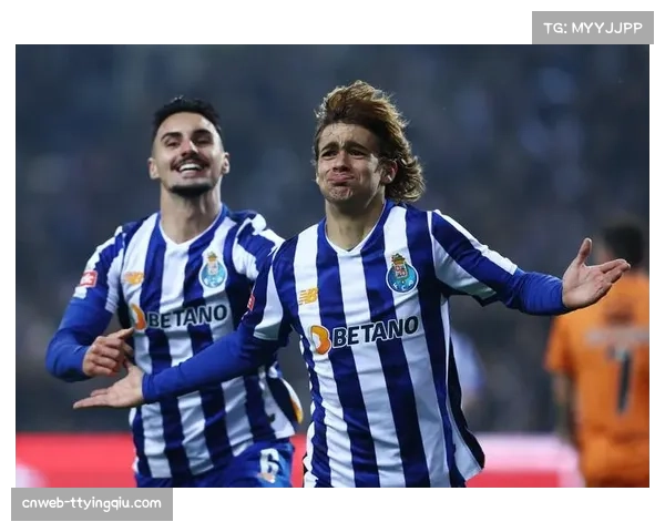 波尔图4-0大胜埃斯托里尔,展现强大攻击力 波尔图4-0大胜埃斯托里尔,展现强大攻击力